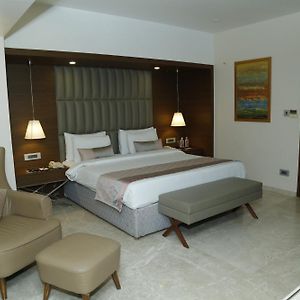 Grand Suite Room 1 Double Bed